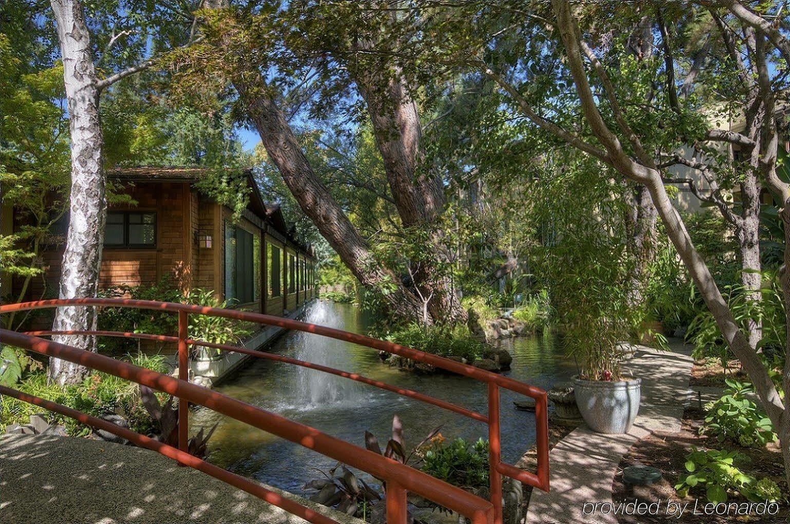 Dinah's Garden Hotel Palo Alto Bagian luar foto